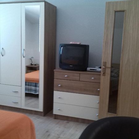 Apartments Batarilo Gornji Karin Room photo
