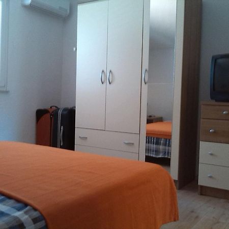 Apartments Batarilo Gornji Karin Room photo