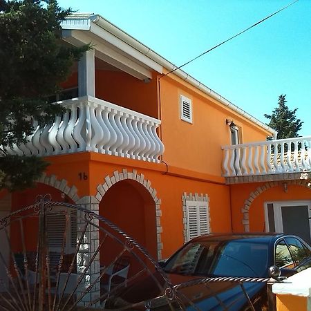 Apartments Batarilo Gornji Karin Exterior photo