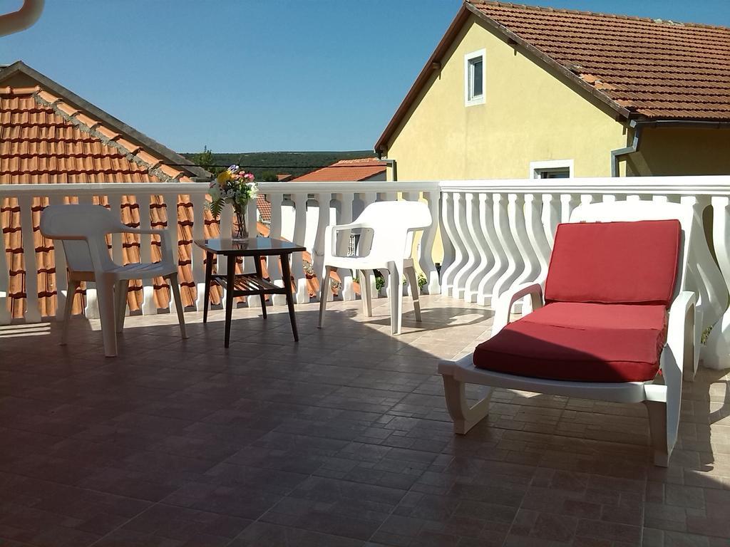 Apartments Batarilo Gornji Karin Room photo